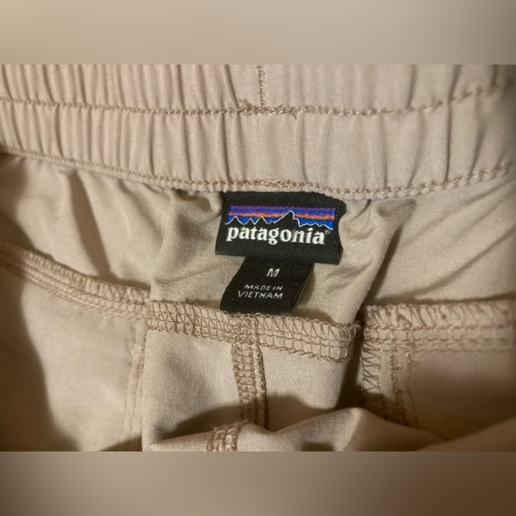 Patagonia Women's Fleetwith Shorts - 5" - Picture 2 of 7